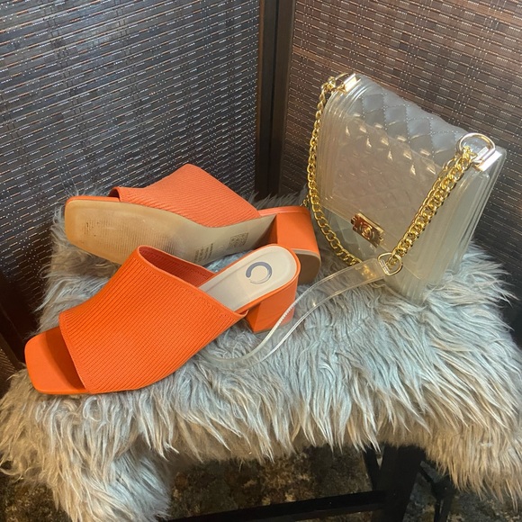 3inch Block Heel, Light weight Fabric Upper. Square Toe - Picture 3 of 10